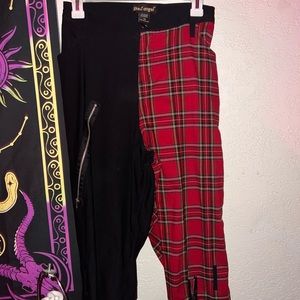 Split pattern pants. Straight leg only been worn a few times like new